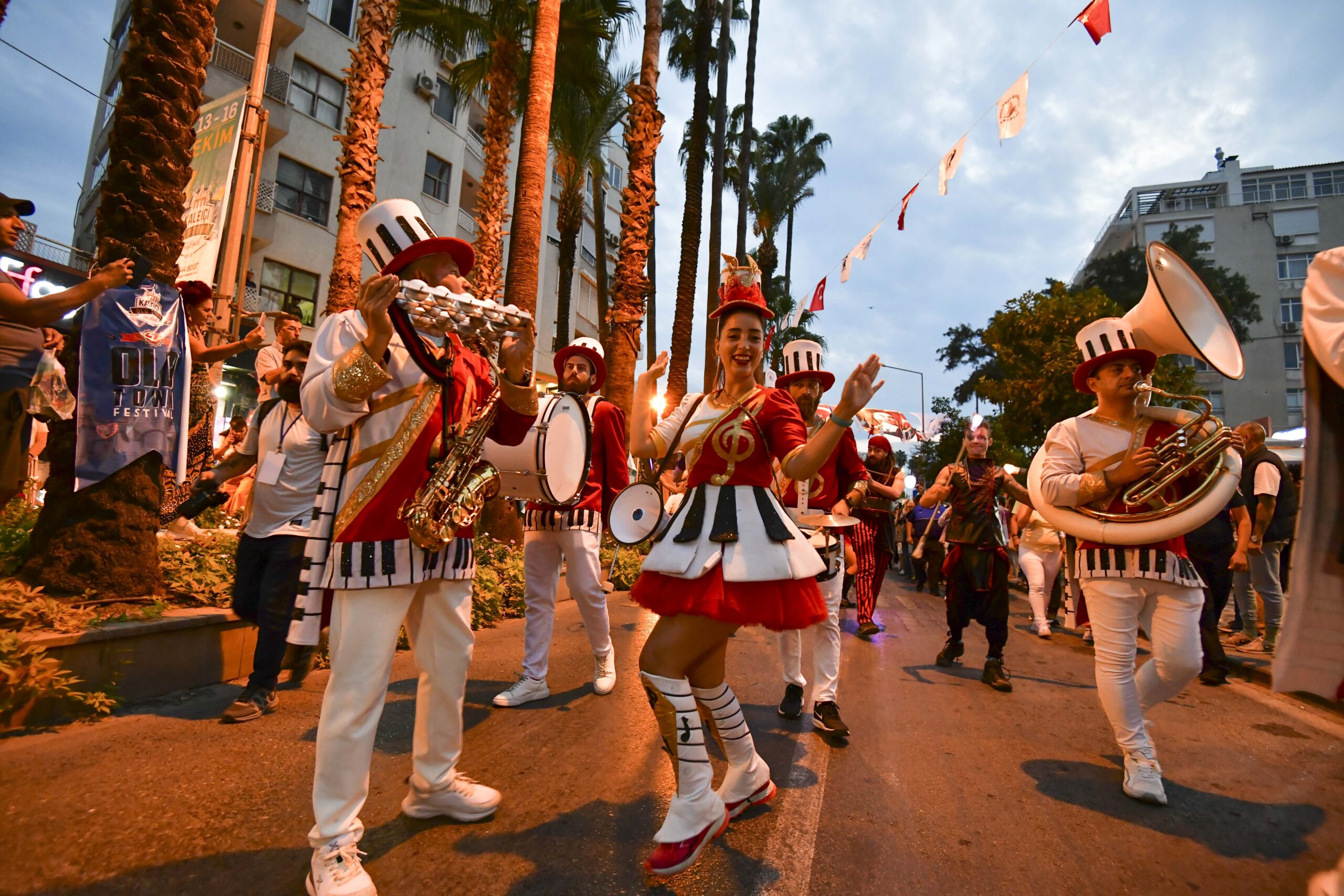 Kaleiçi Old Town Festivali 10 Yaşında Antalya Muratpaşa Belediyesi’nin kentin