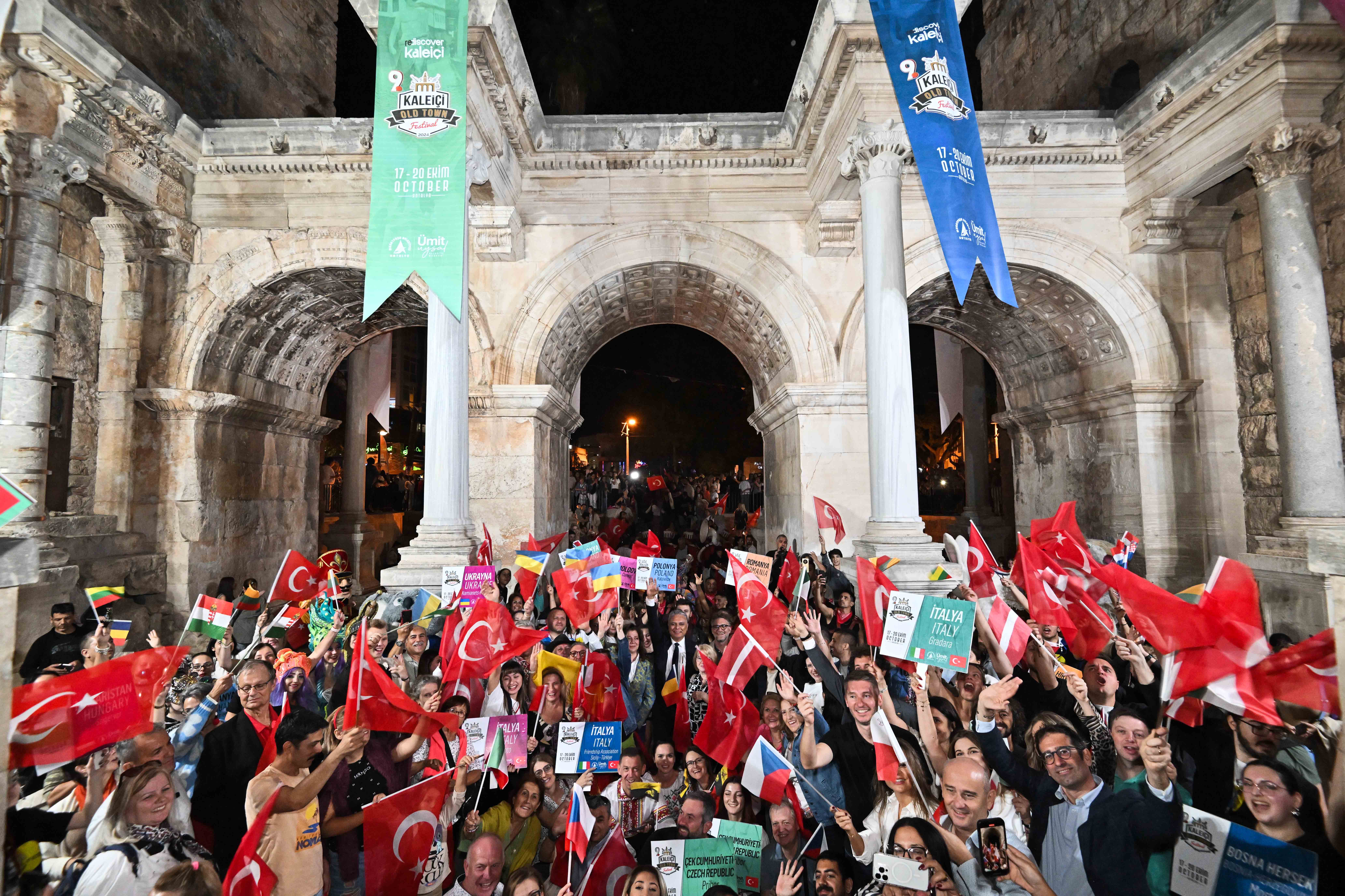 Kaleiçi Old Town Festivali’nde Kültür Mozaiği Antalya Muratpaşa Belediyesi, bu