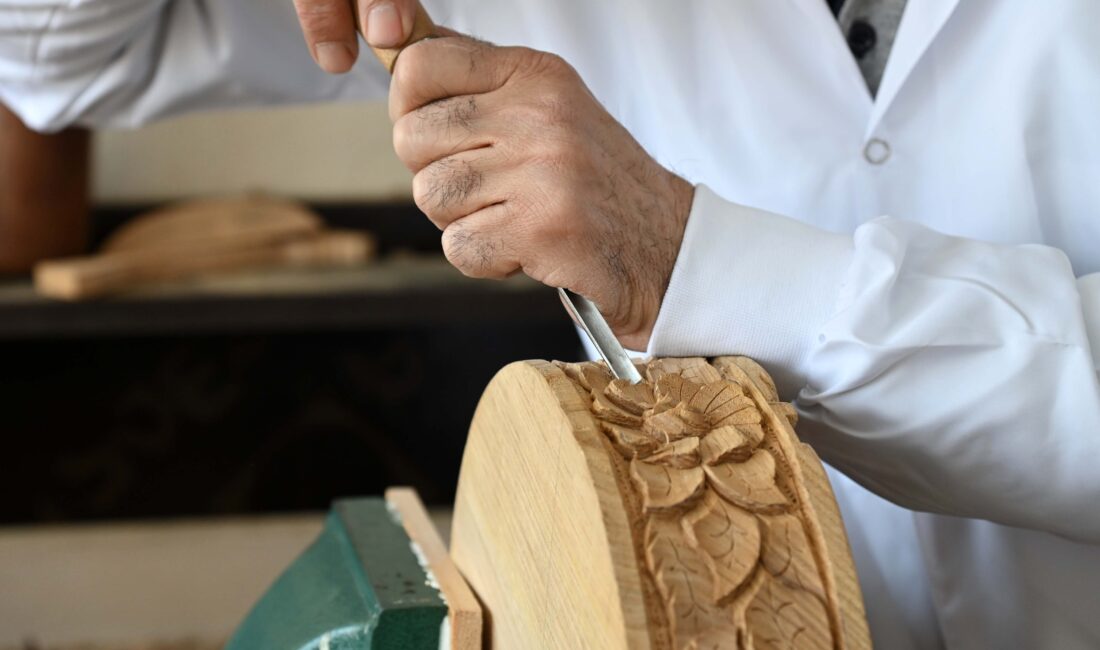 Karabağlar‘da Asırlık Sanat Yeniden Hayat Buluyor Karabağlar Belediyesi, unutulmaya yüz