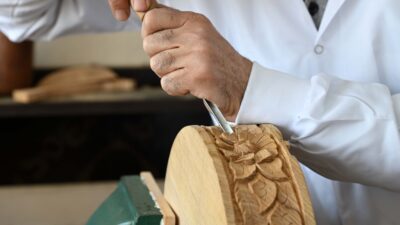 Karabağlar‘da Asırlık Sanat Yeniden Hayat Buluyor Karabağlar Belediyesi, unutulmaya yüz