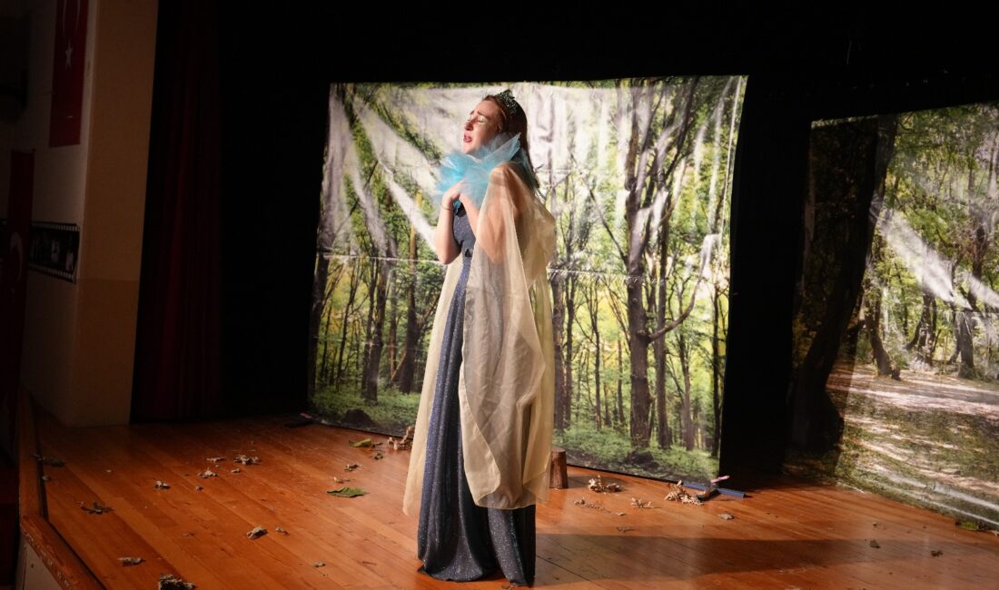 Kartal Belediyesi’nden Miniklere Renkli Tiyatro Şöleni Kartal Belediyesi’nden Miniklere Renkli Tiyatro Şöleni Kartal Belediyesi’nin Ekim ayı