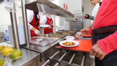 Kepez Belediyesi’nin ucuz, kaliteli ve sağlıklı yemek hizmeti sunan Öğrenci