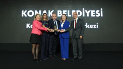12. Sürdürülebilir İş Ödülleri’nde “İş Birliği – Özel Sektör & STK, Kamu, Akademi” Ödülü Konak’ın Oldu 12. Sürdürülebilir İş Ödülleri’nde “İş Birliği – Özel Sektör &