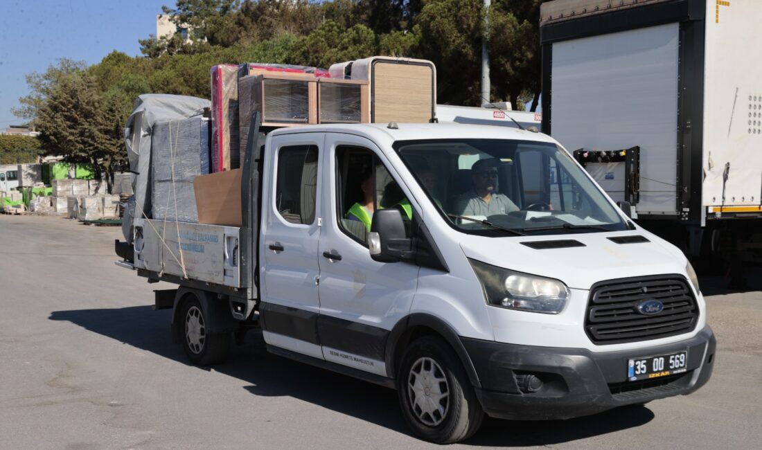 Konak Belediyesi'nin aracılığıyla yardımsever vatandaşların kullanılır durumdaki mobilya ve beyaz