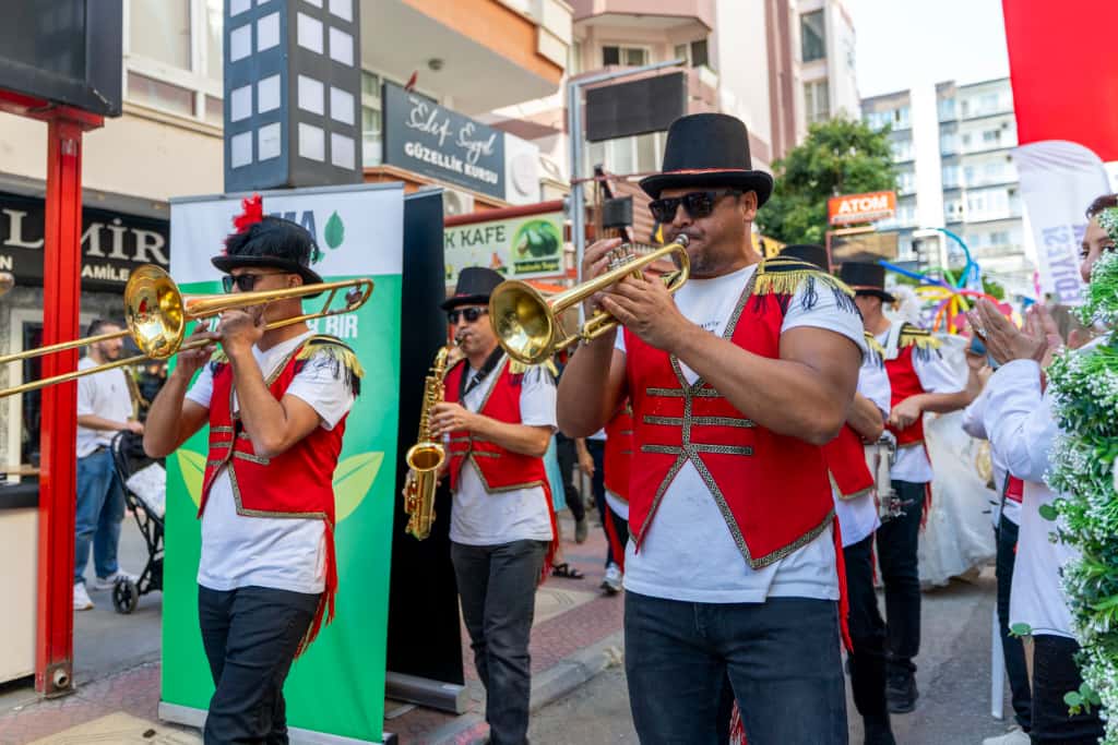 Kushimoto Sokak Sanatçıları Festivali Bu Yıl Da On Binlerce Kişiyi