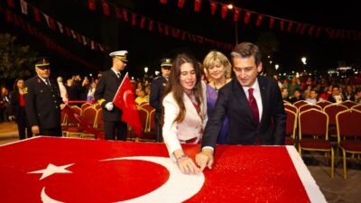 Lâl Denizli: Cumhuriyet, özgürlüğün ve eşitliğin adıdır Cumhuriyet‘in 102. yılı, Çeşme’de