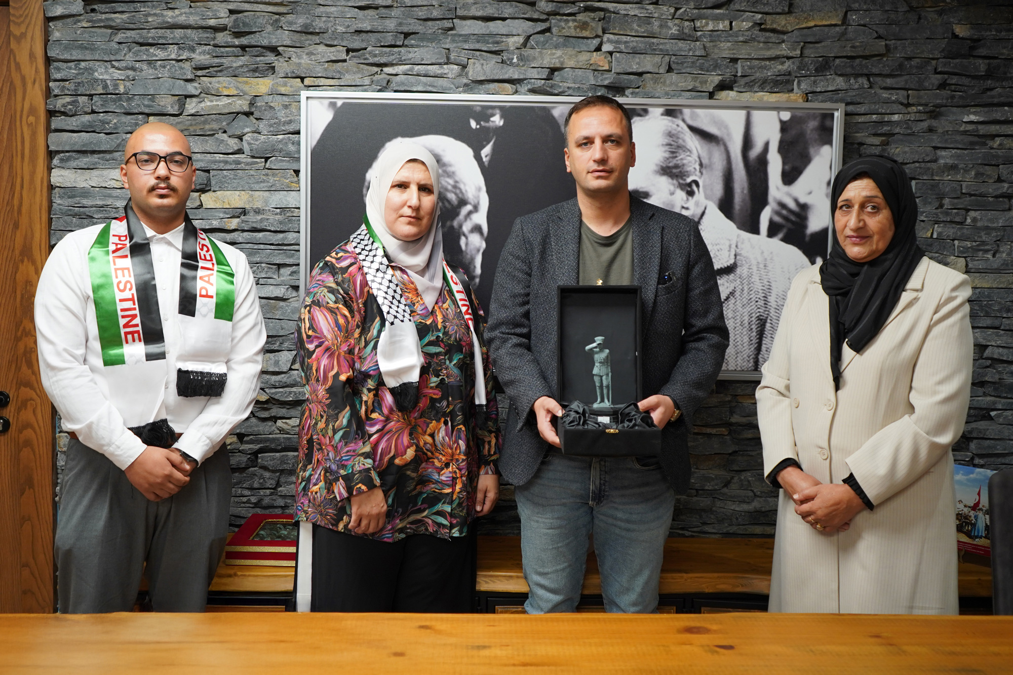 Bornova ve Filistin’in Dura Belediyesi’nden Kardeşlik Adımı Filistin’in Dura Belediyesi