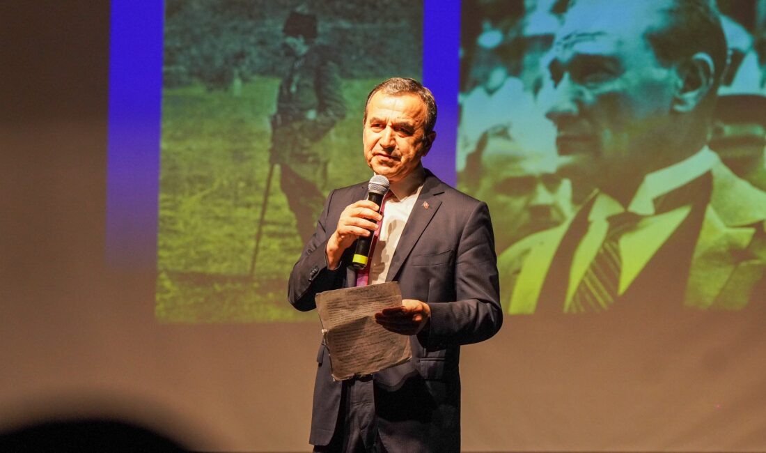 Naim Babüroğlu: “Atatürk ve Cumhuriyet Mucizedir” Gaziemir Belediyesi ile Atatürkçü Düşünce Derneği Gaziemir Şubesi iş birliğinde