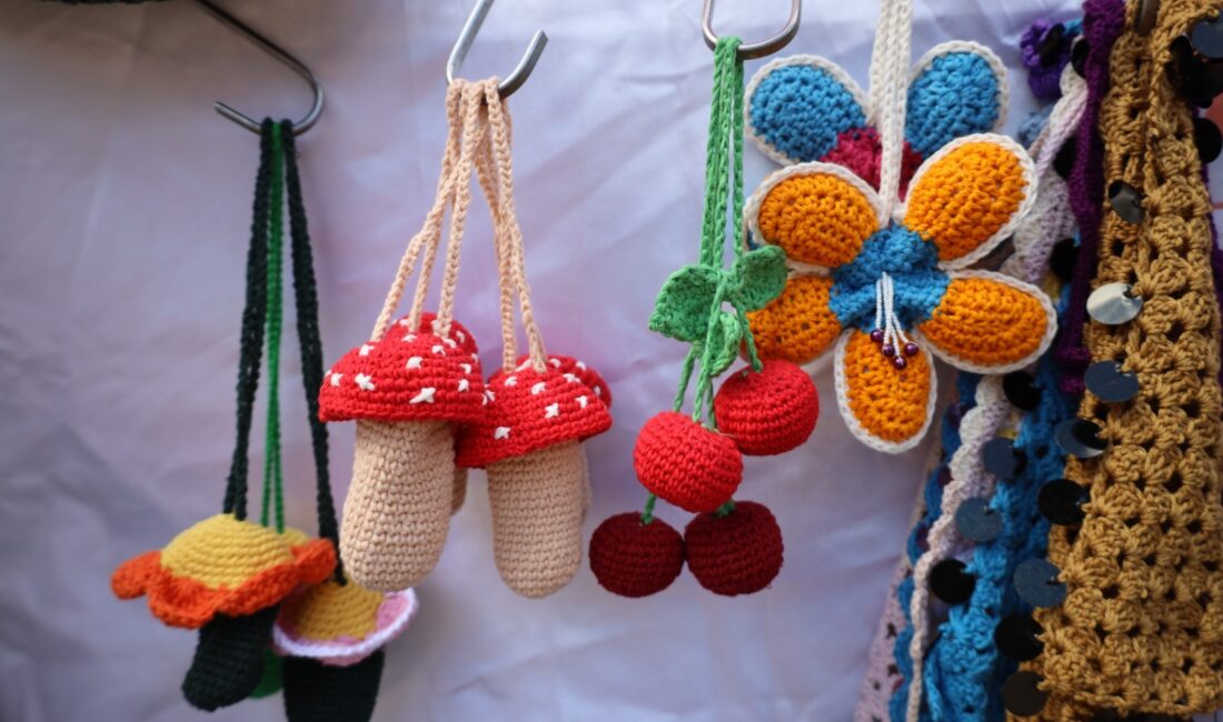 İzmit Örgü Festivali Renkli Görüntülere Sahne Oldu İzmit Örgü Festivali Renkli Görüntülere Sahne Oldu İzmit Belediyesi tarafından