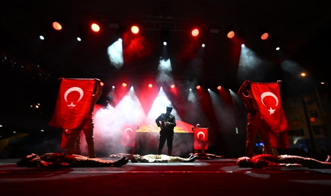 29 Ekim Cumhuriyet Bayramı, Çanakkale'de düzenlenen tören ve etkinliklerle coşku