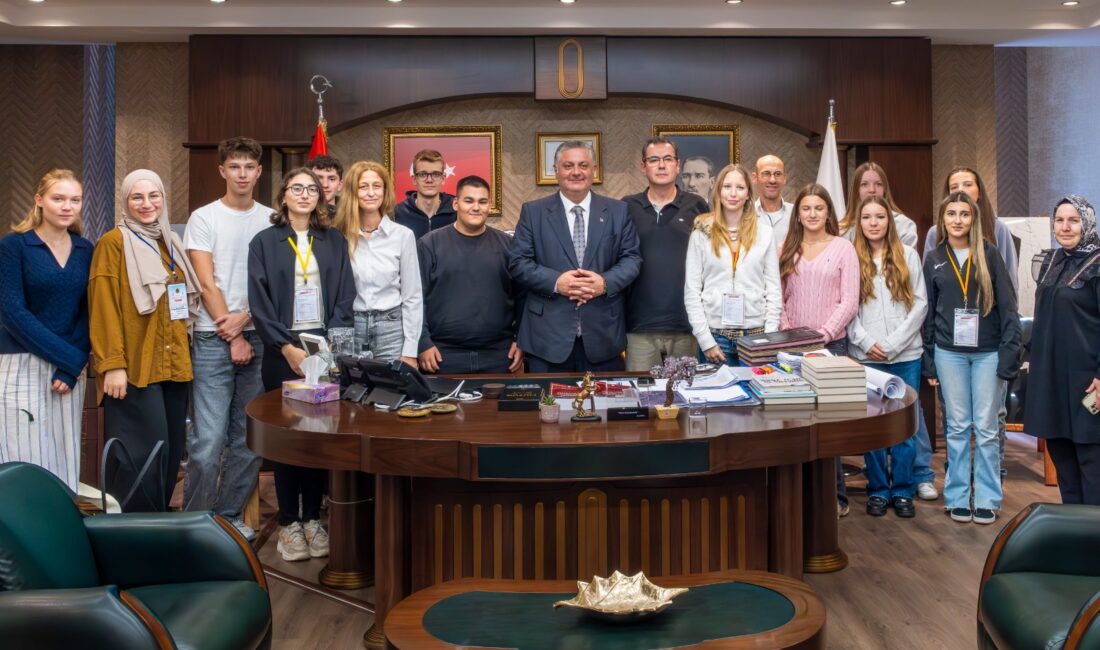 Yalova’nın Kardeş Şehri Rottenburg’dan Yalova Belediye Başkanı Mehmet Gürel’e Ziyaret Yalova’nın Kardeş Şehri Rottenburg’dan Yalova Belediye Başkanı Mehmet Gürel’e Ziyaret