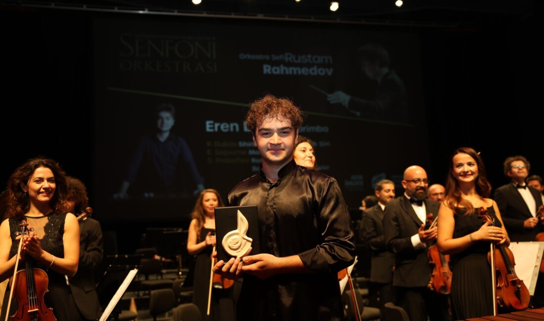 Eskişehir Senfoni Orkestrası Ve Marimba Sanatçısı Eren Binici’den Unutulmaz Konser Eskişehir Senfoni Orkestrası Ve Marimba Sanatçısı Eren Binici’den Unutulmaz Konser