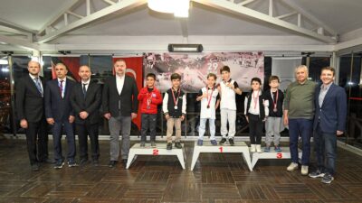 Osmangazi’de Satranç Ustaları Kupalarına Kavuştu Osmangazi Belediyesi’nin Türkiye Satranç Federasyonu ile Gençlik ve Spor İl
Müdürlüğü