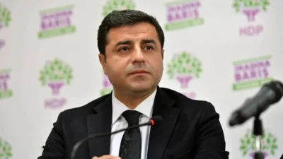 Selahattin Demirtaş Kimdir ve Neden Tutuklu? Siyasi Kariyeri ve Hukuki