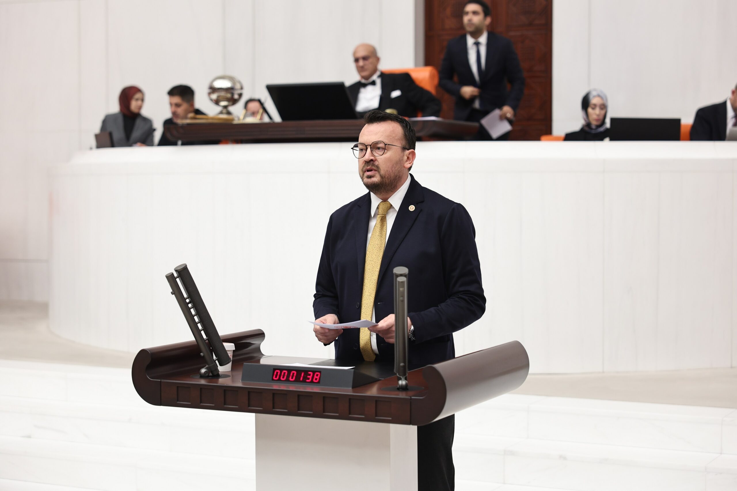 TBMM Plan ve Bütçe Komisyonu’nda “vergi paketi” görüşmeleri sırasında konuşan