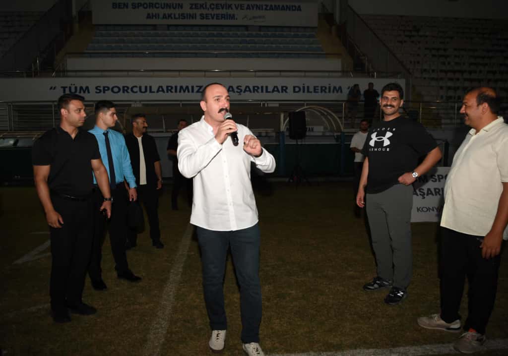 Mahalleler Arası Futbol Turnuvası’nın Başlama Vuruşu Cem Kotan’dan Cumhuriyetin 102’nci