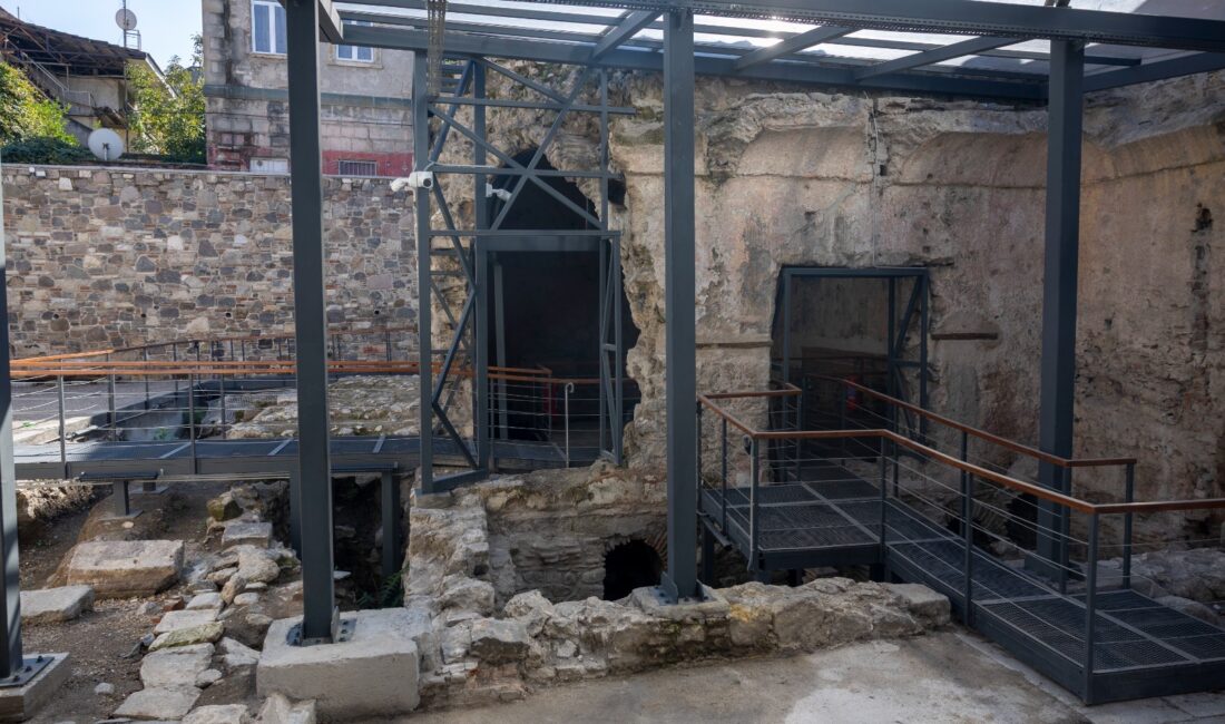 Tarihi hamam günümüzle buluşuyor Restorasyonu Konak Belediyesi’nin titiz çalışmasıyla tamamlanan Kıllıoğlu Hamamı, kentle buluşmasına