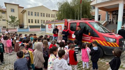 Ağrı Belediyesi İtfaiye Müdürlüğü’nden Öğrencilere Yangın Güvenliği Eğitimi Ağrı Belediyesi İtfaiye Müdürlüğü’nden Öğrencilere Yangın Güvenliği Eğitimi Ağrı Belediyesi