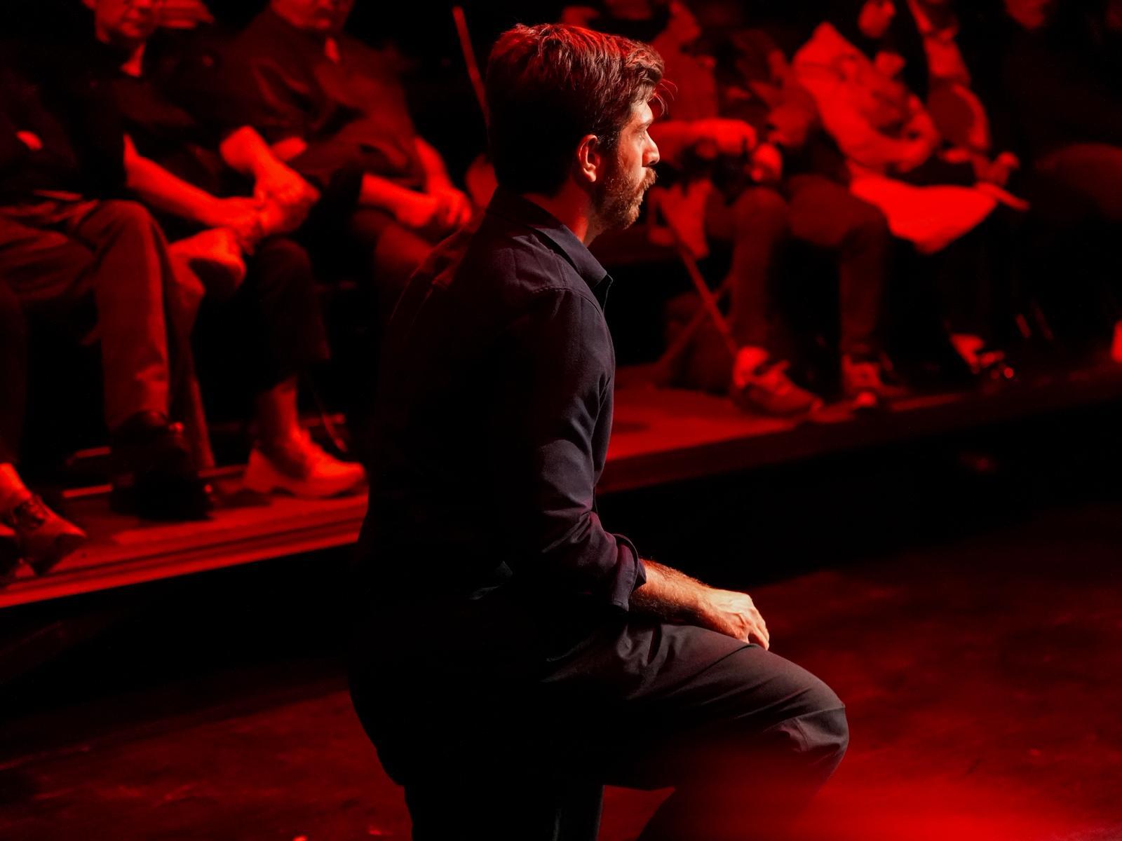 “Aramızdaki Mesafe” Tek Kişilik Çok Sesli Oyun, Etimesgut CKM’de Sahnede!