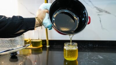 Ortahisar’da Atık Yağlardan Elde Edilen Gelirler, Öğrencilere Burs Oluyor Ortahisar’da Atık Yağlardan Elde Edilen Gelirler, Öğrencilere Burs Oluyor Ortahisar