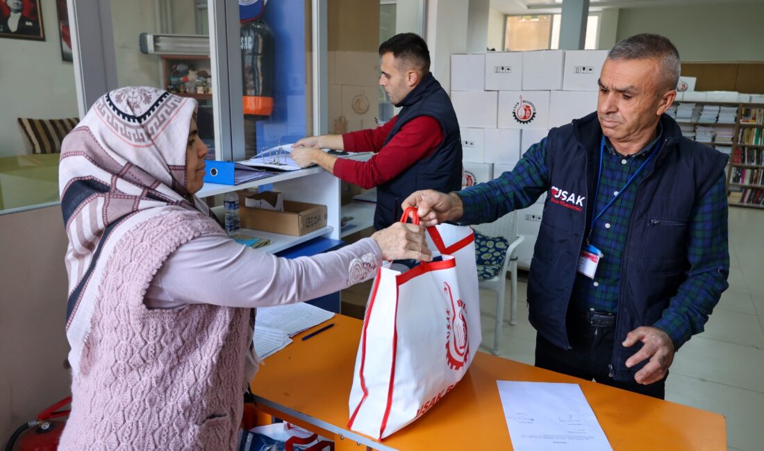 Uşak Belediyesi Yaptığı Sosyal Yardımlar ve Sağladığı Desteklerle Gönülleri Kazanıyor