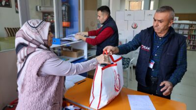 Uşak Belediyesi Yaptığı Sosyal Yardımlar ve Sağladığı Desteklerle Gönülleri Kazanıyor