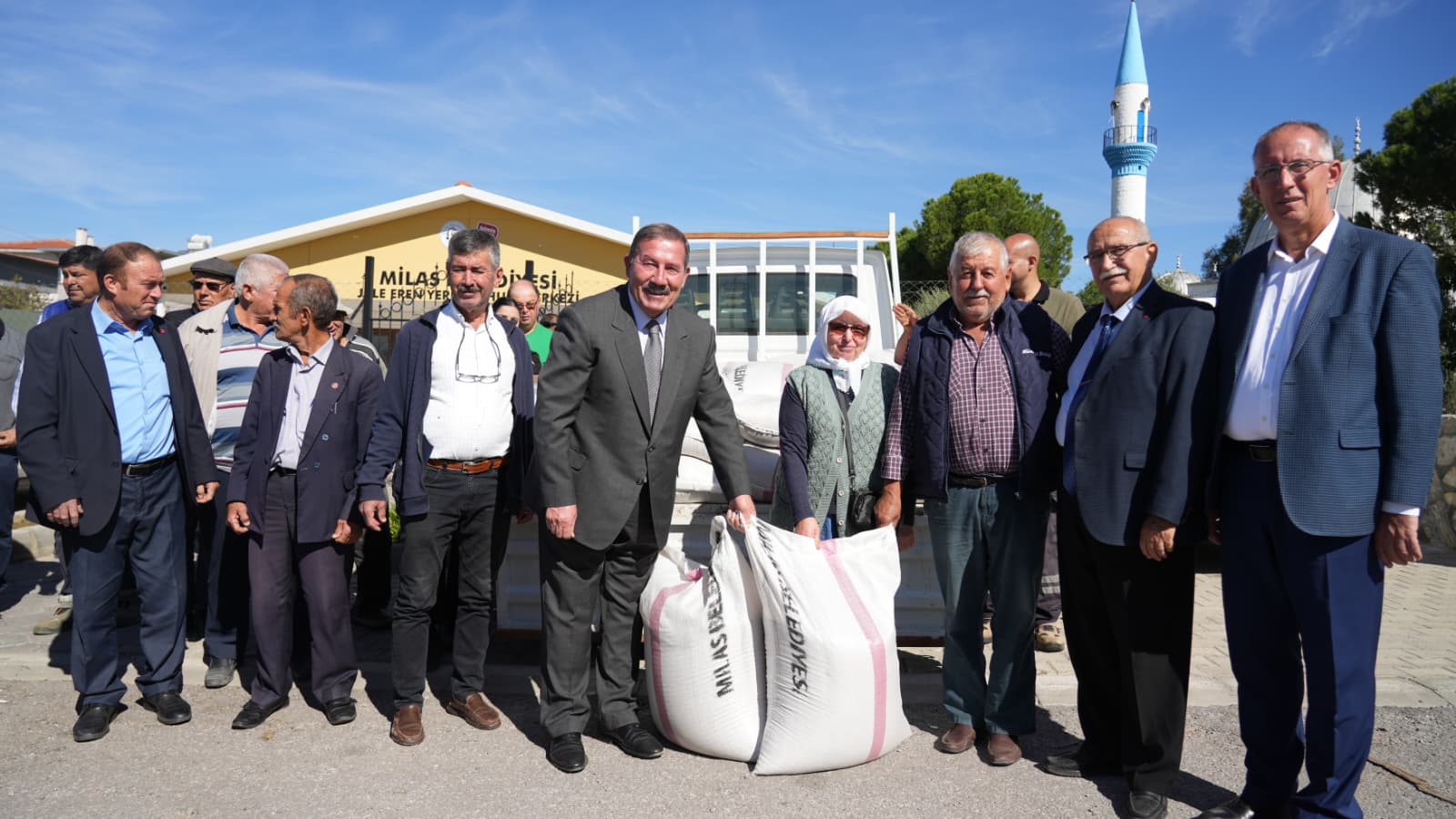 Milas Belediyesi’nden Üreticilere Karakılçık Buğday Tohumu Desteği Milas Belediyesi sürdürülebilir