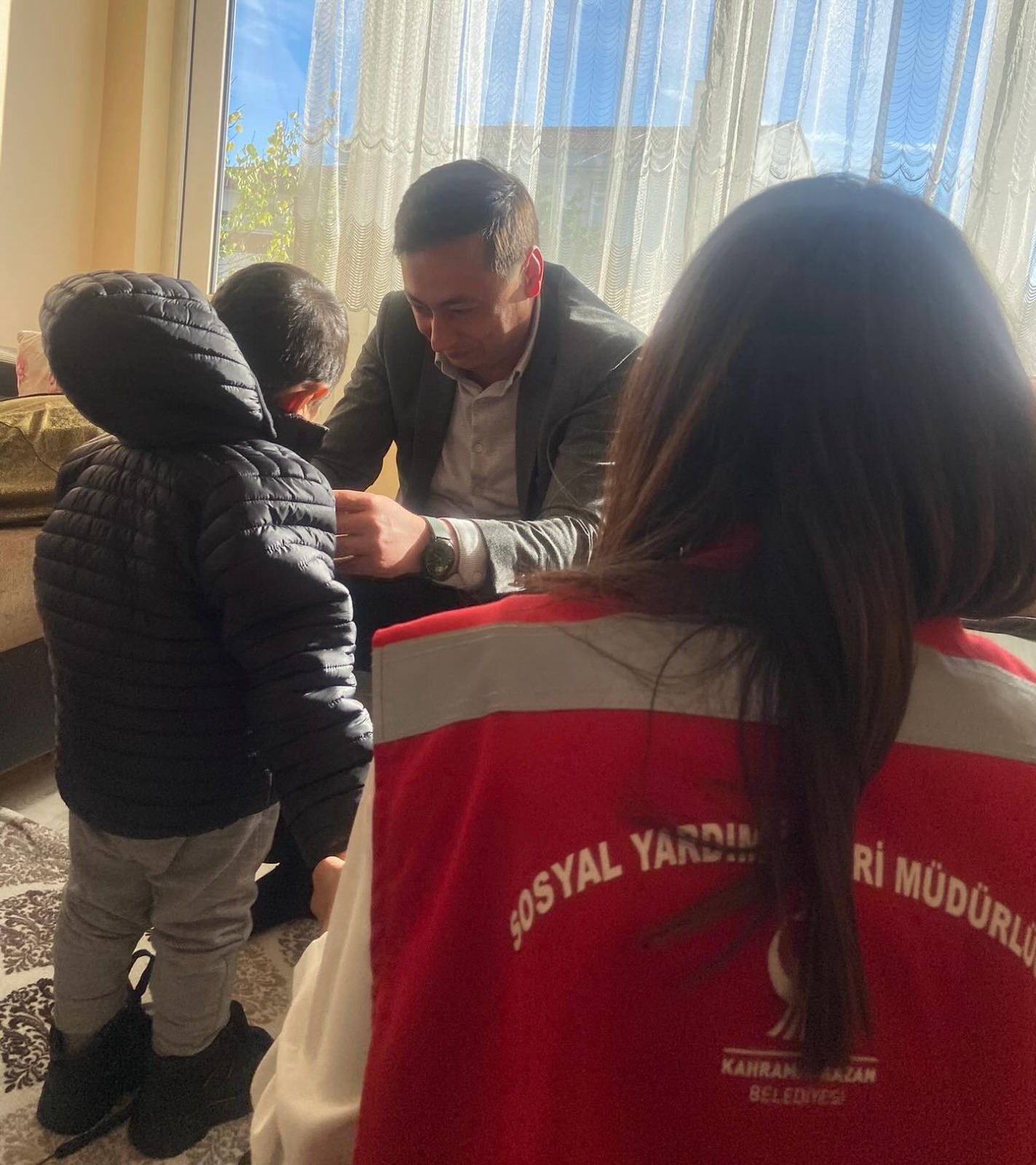 Kahramankazan’da Minik Yüreklere Sıcak Dokunuş Kahramankazan Belediyesi, her kış olduğu