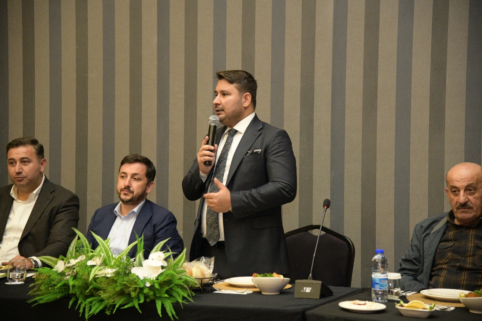 Selim Çırpanoğlu Muhtarlarla Buluştu Kahramankazan Belediye Başkanı Selim Çırpanoğlu, 19