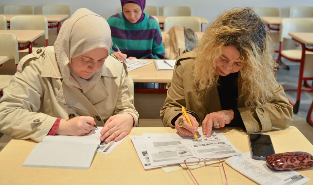 Beylikdüzü Belediyesi, ilçede yaşayan yabancı uyruklu bireylerin toplumsal hayata daha