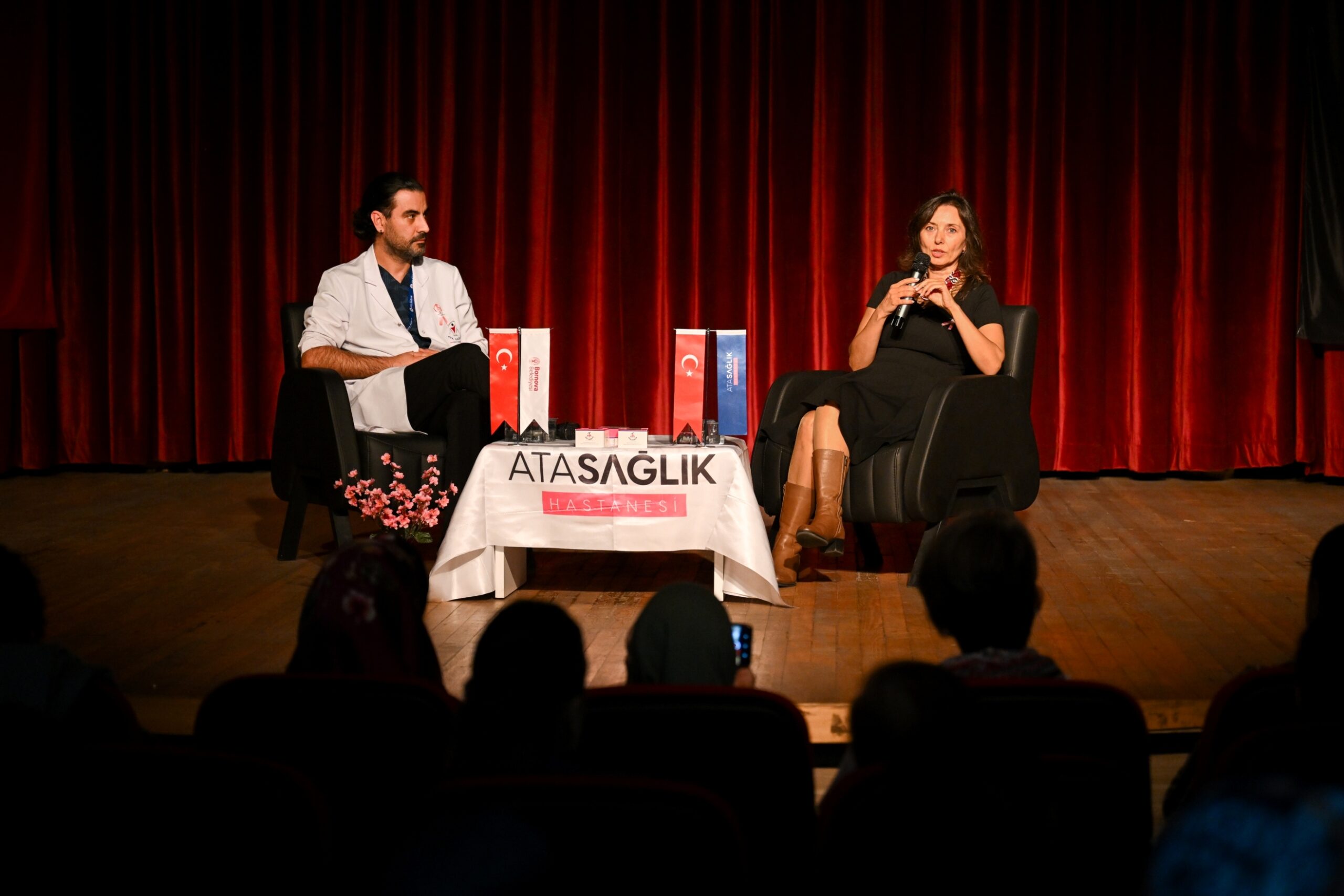 Bornova Belediyesi’nden Meme Kanseri Farkındalık Paneli Bornova Belediyesi, Meme Kanseri