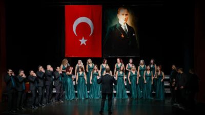 Yenişehir Belediyesi’nden Coşkulu Cumhuriyet Konseri Yenişehir Belediyesi, 29 Ekim Cumhuriyet