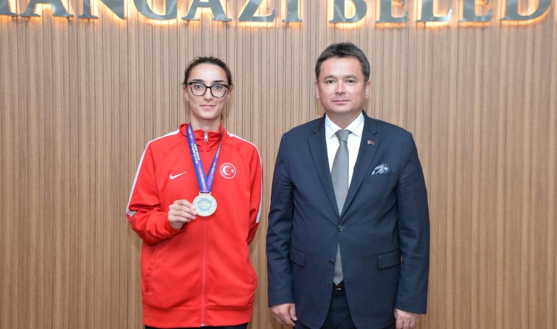 Erkan Aydın, Bursa’nın Gururu Şampiyon Sporcu Sıla Zeynep Turan’ı Ağırladı