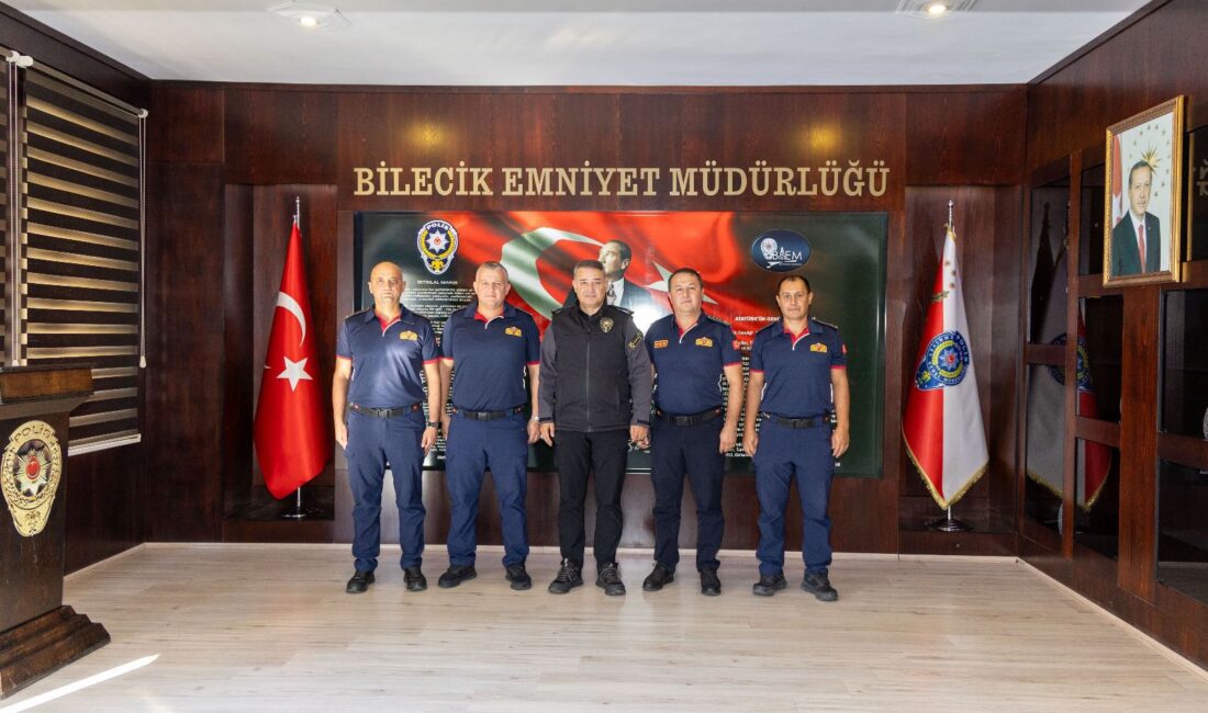 Bilecik İtfaiyesinden Vali Faik Oktay Sözer ve Emniyet Müdürü Gökalp