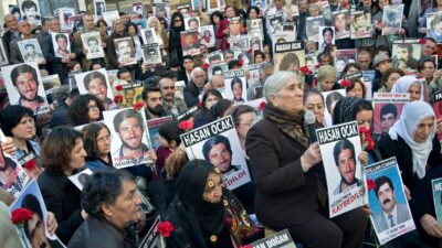 Cumartesi Anneleri: Hakikat ve Adalet Arayışının Türkiye’deki Sembolü Cumartesi Anneleri/İnsanları,