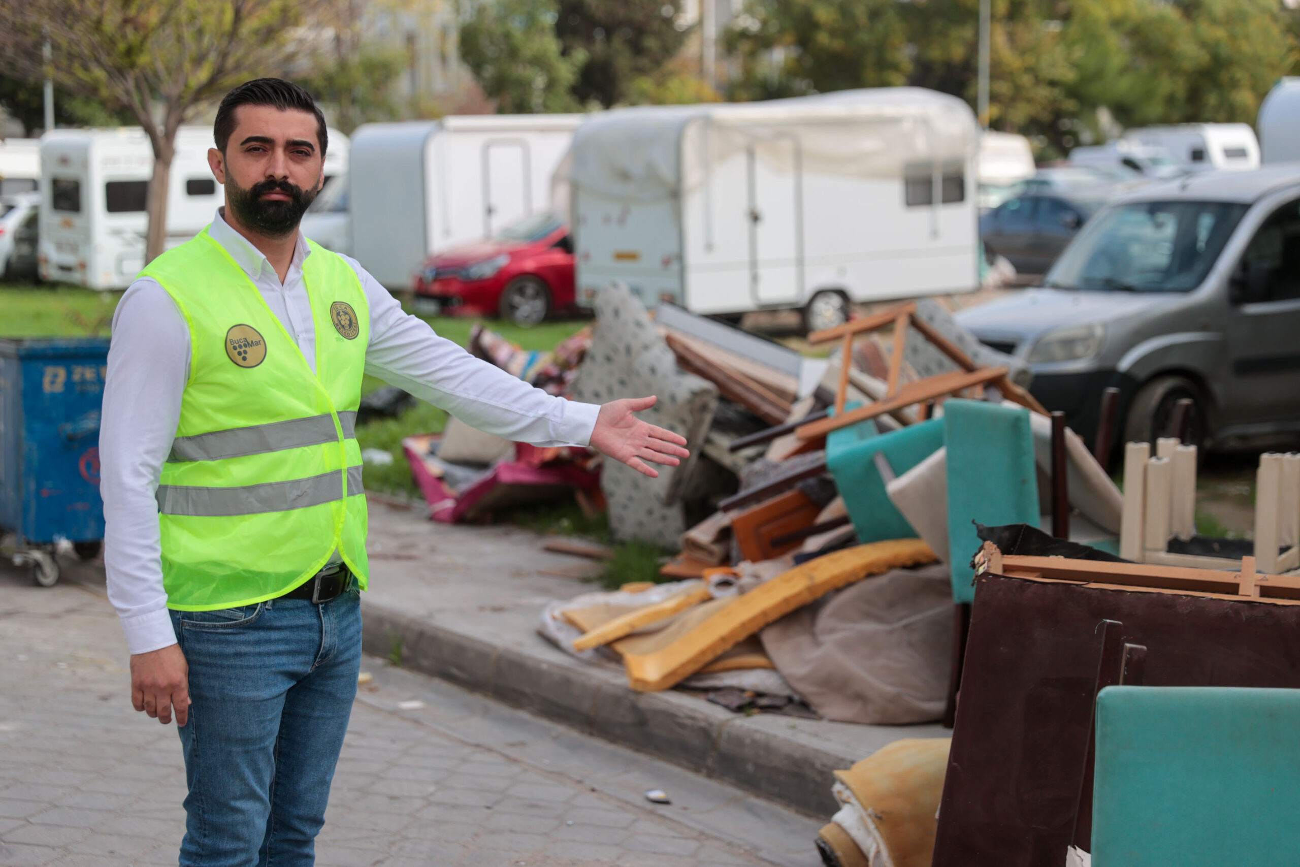 Buca Belediyesi, mobilya atıklarının çevreye zarar vermeden yerinde toplanarak bertaraf