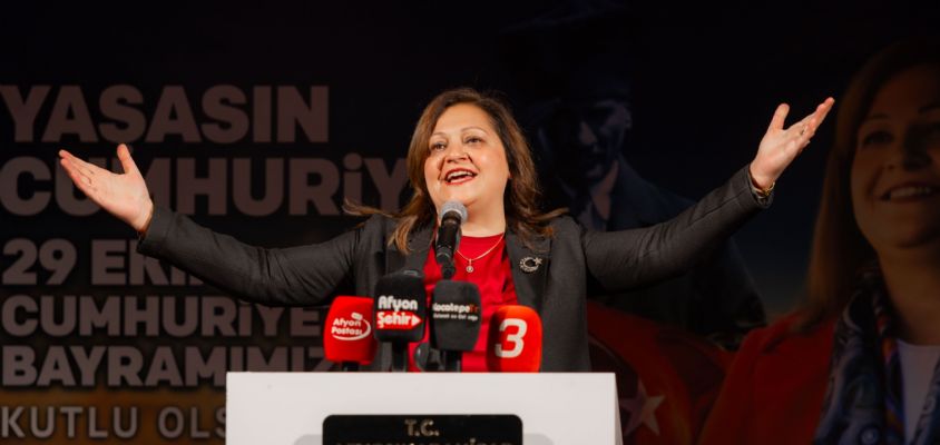 Afyonkarahisar Belediye Başkanı Burcu Köksal: “Yaşasın 102 Yıllık Şanlı Cumhuriyet!”