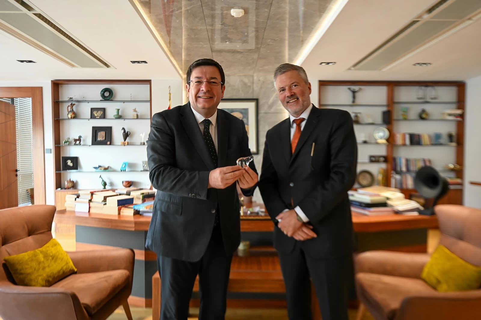 Norveç Ankara Büyükelçisi Andreas Gaarder’dan Çanakkale Belediye Başkanı Muharrem Erkek’e