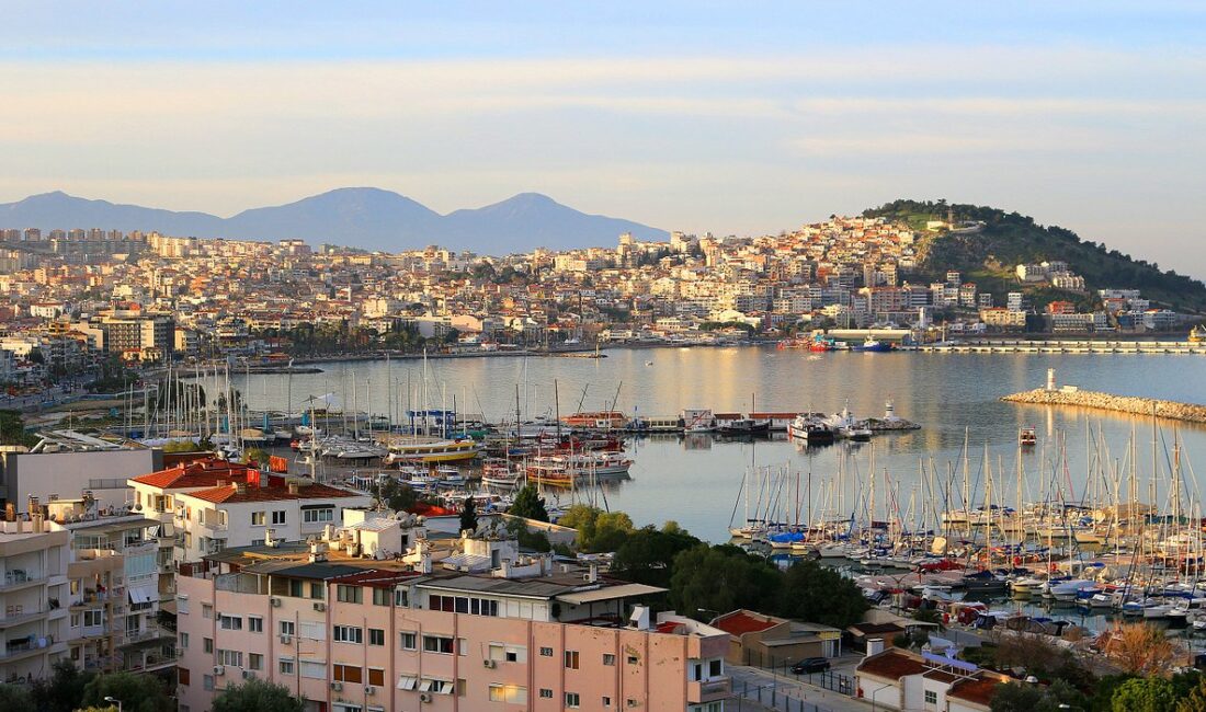 Kuşadalı Romanlardan İYİ Partililere Sert Tepki: “Bizi Kirli Siyasetinize Alet Edemezsiniz!” Kuşadalı Romanlardan İYİ Partililere Sert Tepki: “Bizi Kirli Siyasetinize Alet