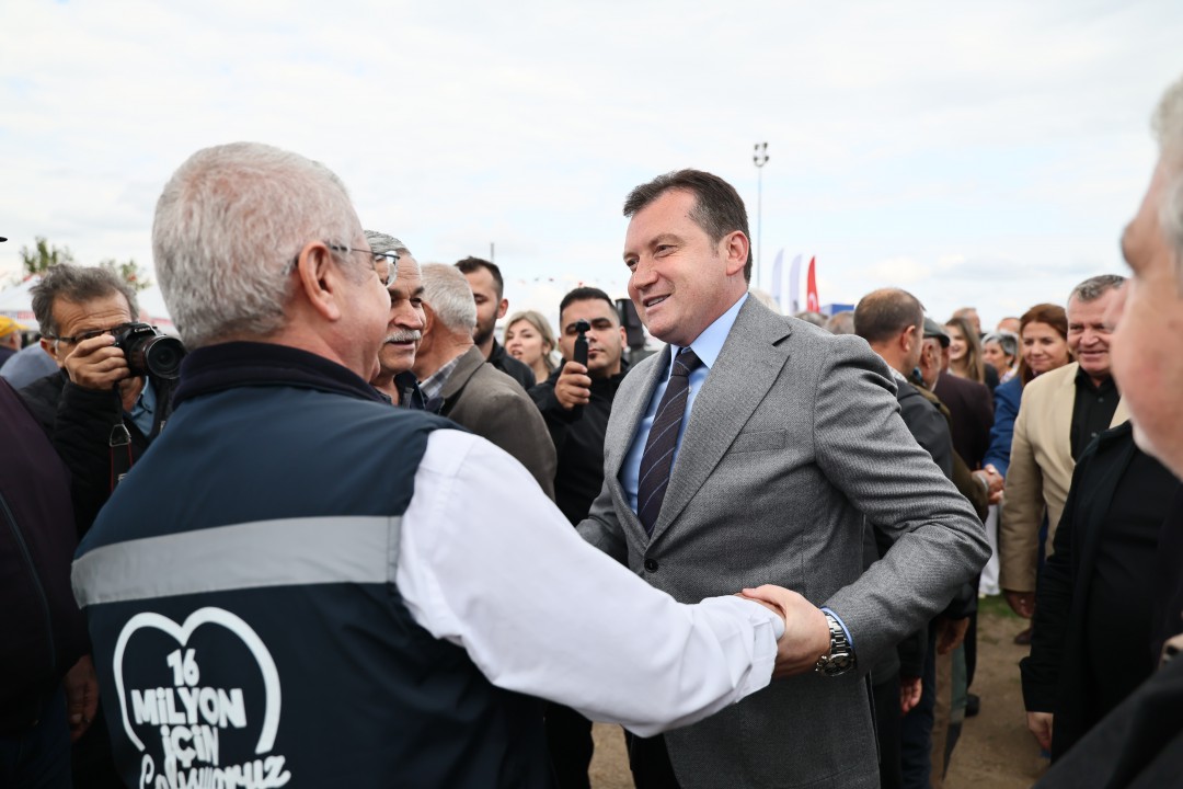 Silivri Belediyesi’nden Çiftçilere Sertifikalı Buğday Tohumu Desteği  Silivri Belediyesi, tarımsal