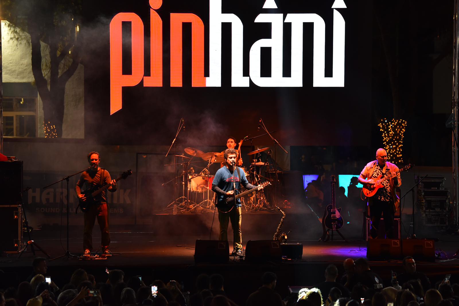 Pinhani’den Fethiye’de Muhteşem Konser Fethiye’de Cumhuriyet Bayramı kutlamaları, ünlü müzik