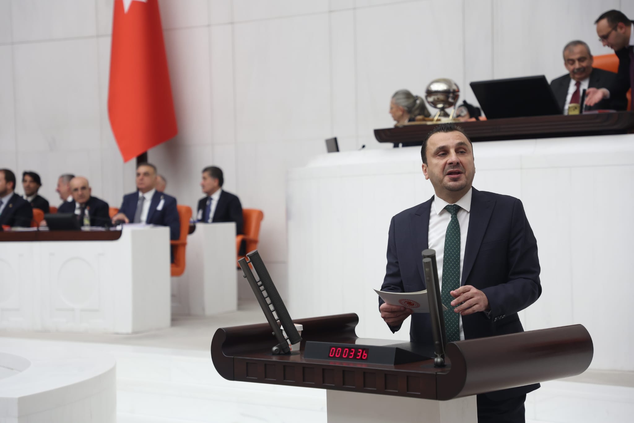 Bekir Başevirgen: İktidar Beceriksiz Ekonomi Politikalarıyla Vatandaşı Borç Sarmalına Soktu