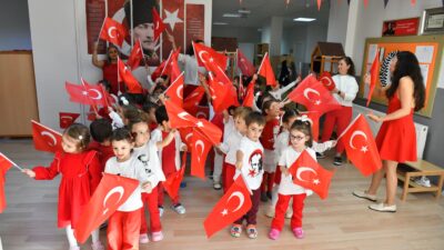 Atam Kreşlerde Cumhuriyet Coşkusu Çanakkale Belediyesi Cevatpaşa ve Barbaros Atam
