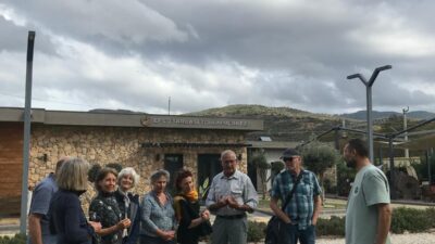 Efes Tarlası Yaşam Köyü’ne Uluslararası İlgi Büyüyor Efes Tarlası Yaşam Köyü’ne Uluslararası İlgi Büyüyor İsviçre’den gelen ziyaretçi