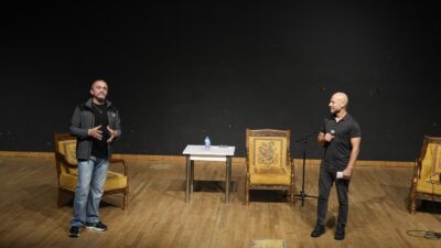 ‘Bir Kereden Bir Şey Olmaz Mı?’ Tiyatro Oyunu Kartal’da Sahnelendi