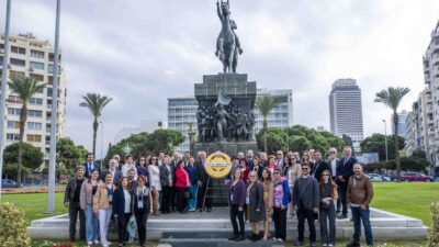 Egeli Diş Hekimleri Atatürk Anıtı’nda Buluştu 32. Uluslararası Bilimsel Kongre ve Sergisi, ile 1. Ege Bölgesi