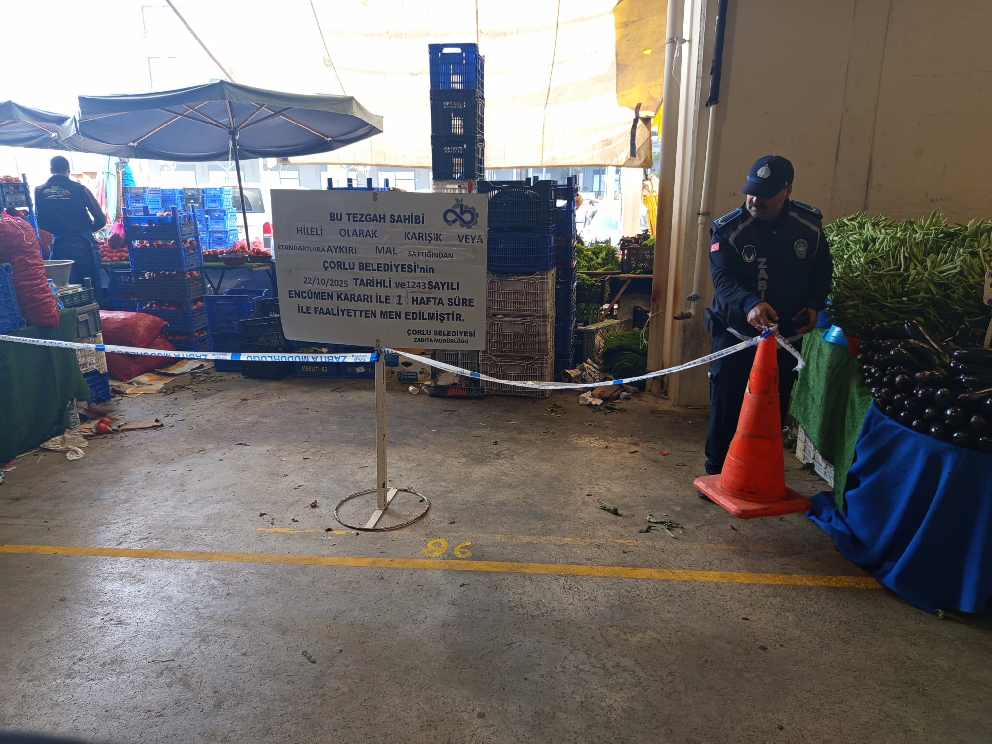 Kurallara Uymayan Pazarcı Esnafına Ceza Çorlu Belediyesi Zabıta Müdürlüğü ekipleri