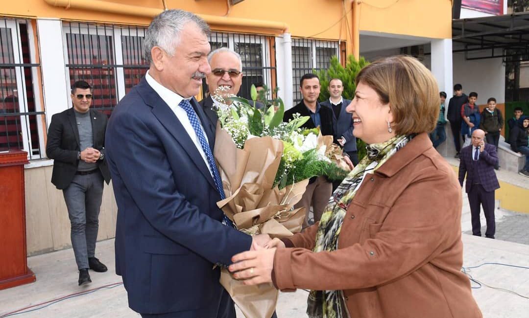 Zeydan Karalar’dan Öğretmen Eşine Anlamlı Mesaj 24 Kasım Öğretmenler Günü