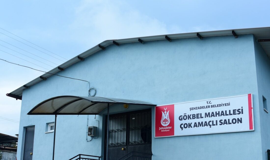 Şehzadeler’de Hizmet Alanlarının Tabelaları Yenilendi Şehzadeler Belediyesi, kırsal mahallelerdeki hizmet alanlarının tabelalarını yenileyerek hem estetik