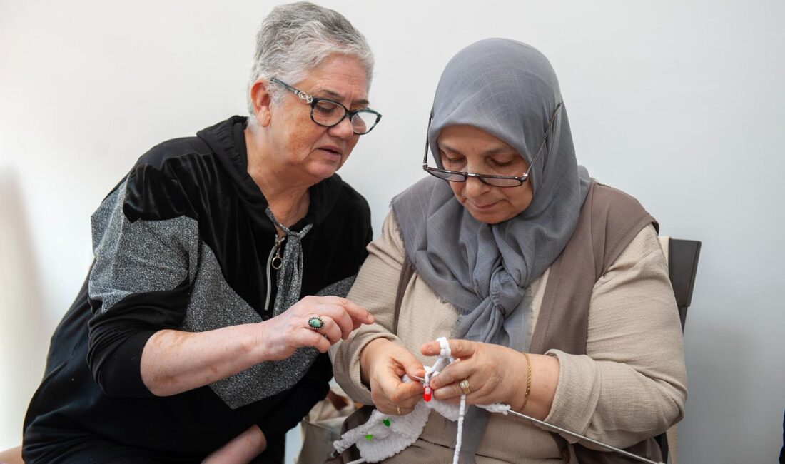 Karşıyaka Belediyesi’nden Kadın İstihdamına Destek Karşıyaka Belediyesi’nin kadınlara yönelik kursları, yaklaşık 300 kadına meslek edinme